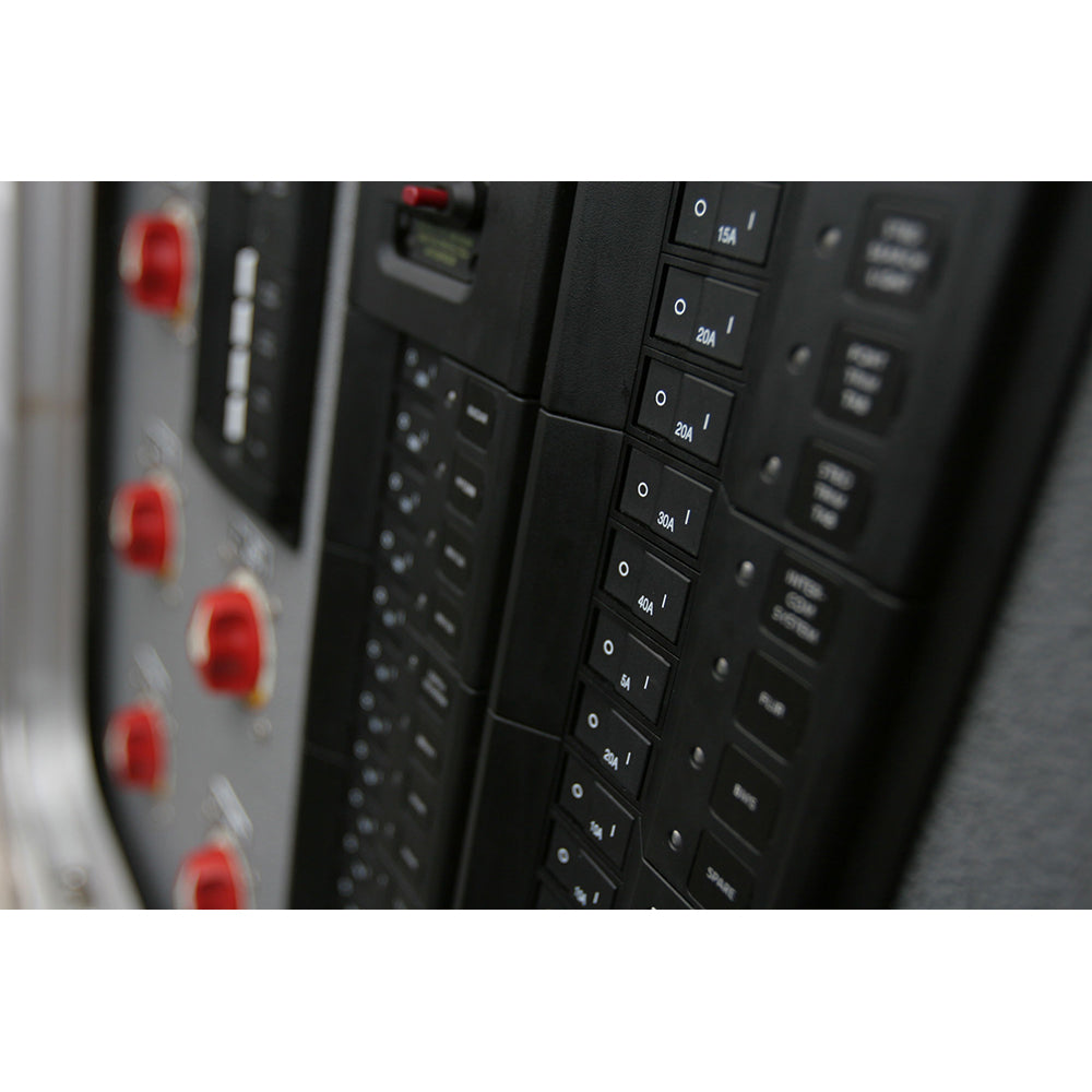 Blue Sea 7407 Single Pole Small Case 2 Flat Rocker Circuit Breaker    40 Amp 7407